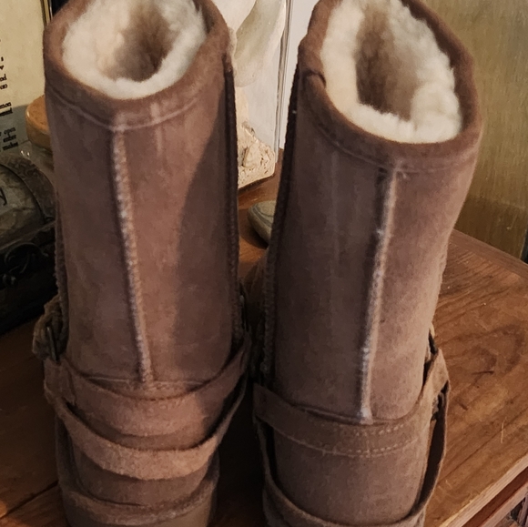 Suede Boot Size 6 w braided accent faux shearling lined - Picture 4 of 7